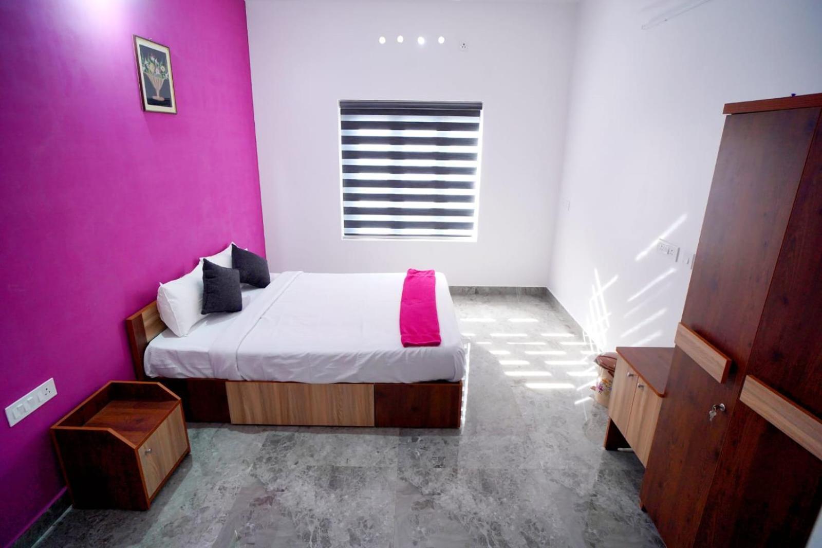 Vaishnavam Double Bedroom Villa 테카디 외부 사진